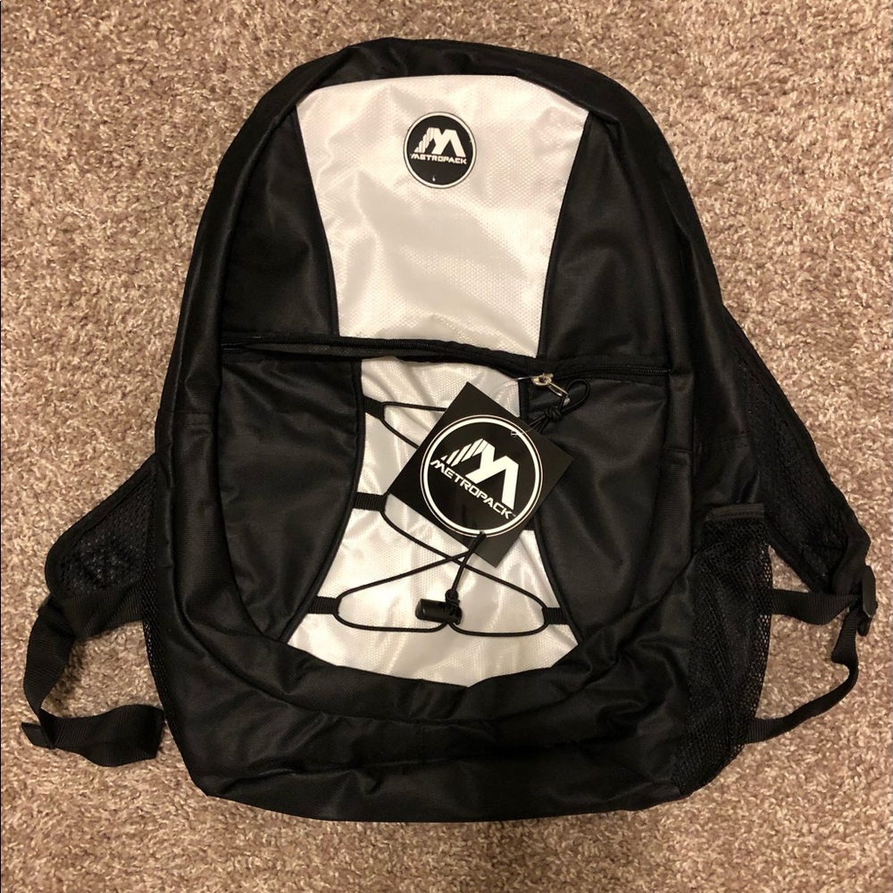 Black and white Metropack backpack!